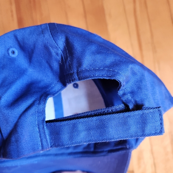 Variety of baseball caps - Picture 4 of 11